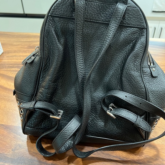 Michael Kors medium backpack - Picture 3 of 12
